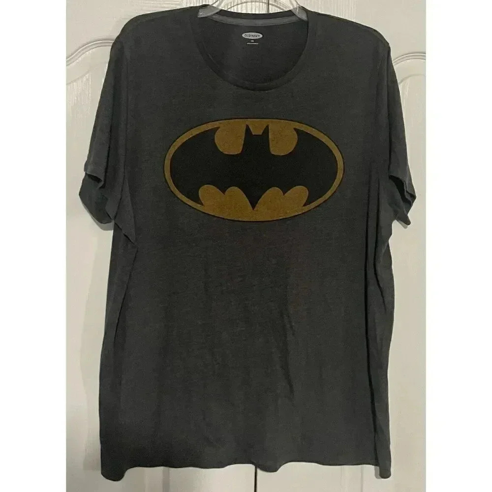 Old Navy Gray Batman Logo Men’s Size XXL T-Shirt Distressed Look